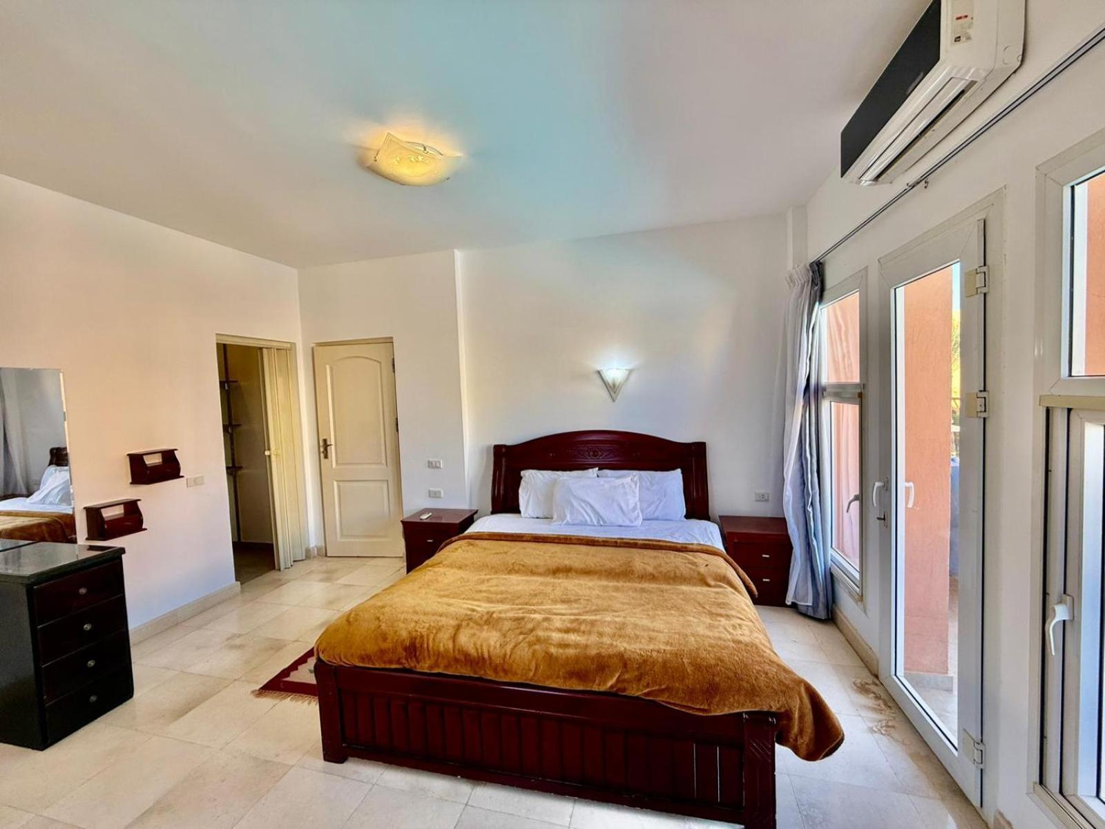 Luxury 4br Sea View Aldora Resort,