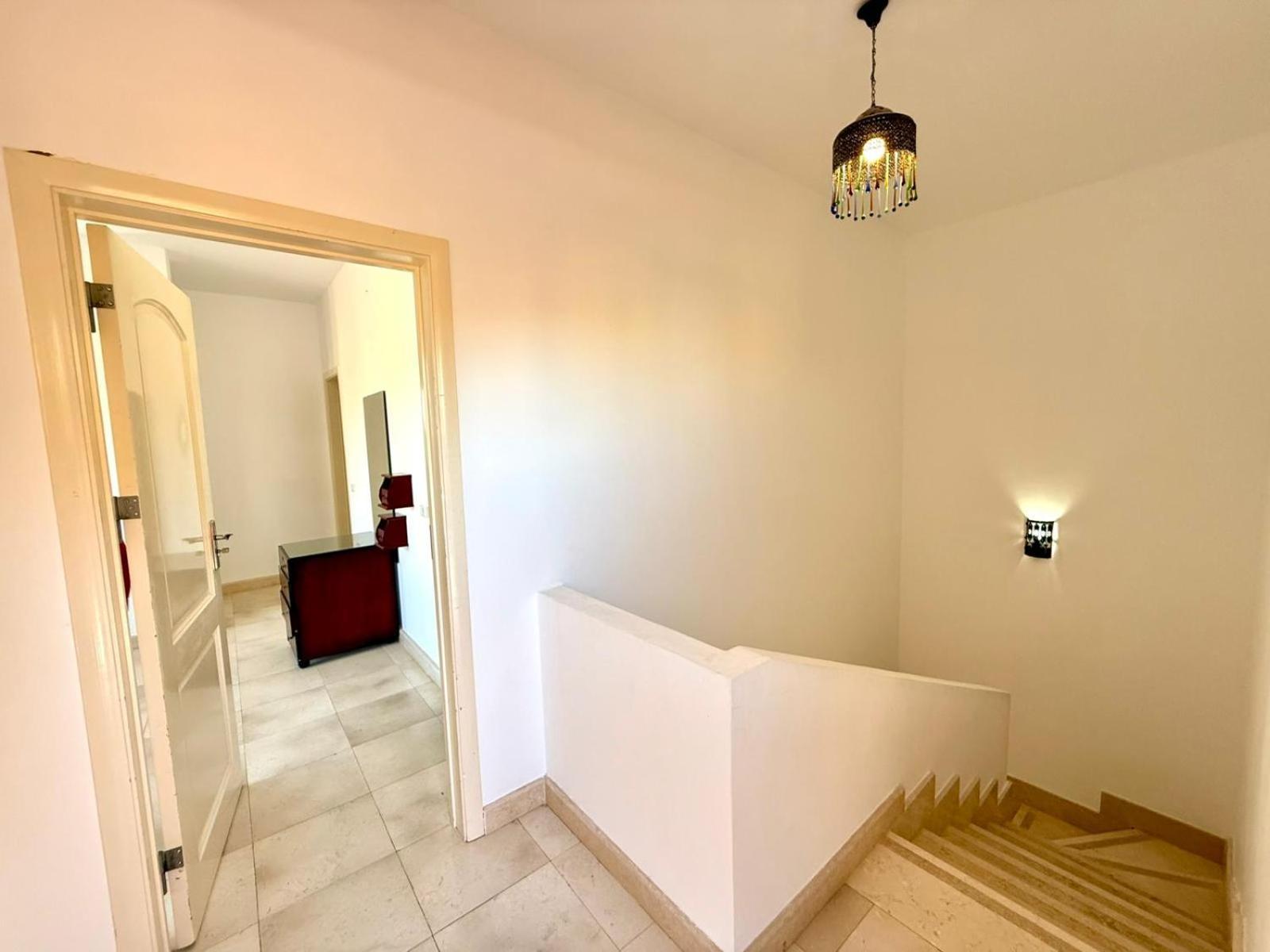 Luxury 4br Sea View Aldora Resort, Vila